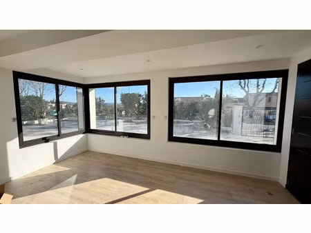 location appartement 5 pièces 89 m² à la farlède (83210)  1 430 €