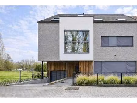 superbe appartement en rez-de-chaussée (2022) avec terrasse