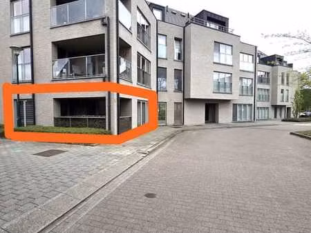 votre demande de visite uniquement par e-mail ; pas de cont