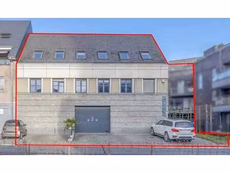 immeuble de bureaux avec parking et potentiel