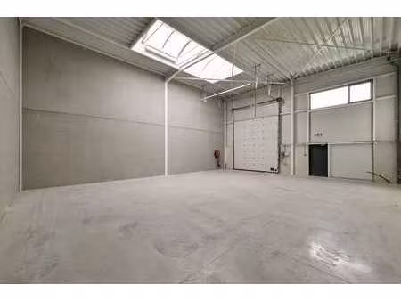 opportunité unique : unité commerciale/pme moderne à vend...