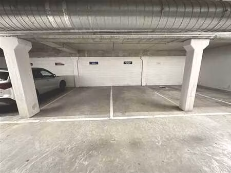 places de parking au douaire ottignies !
