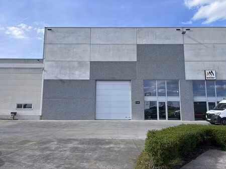 entrepôt d'environ 577 m² à proximité du ring de roeselare