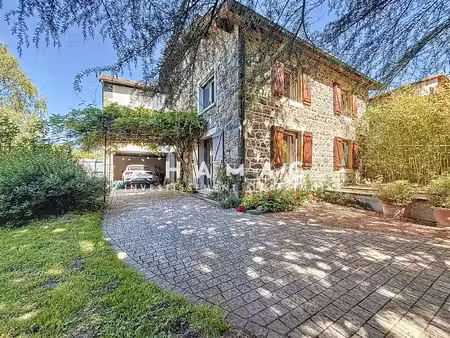 maison en pierre 270 m² – terrain 1 300 m² – piscine – garage – vue dégagée