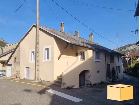 maison de village à virieu le grand (01510)