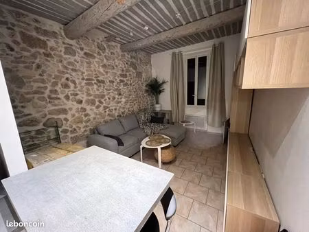 studio 23m2 580 euros cc