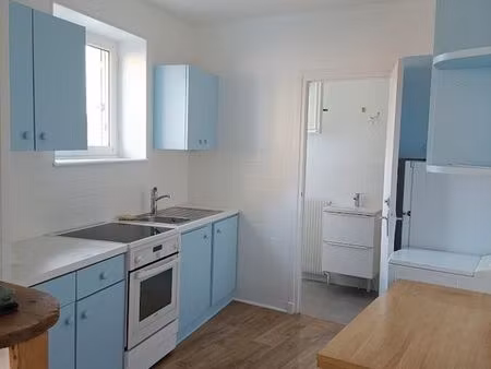 maison a louer saint vincent de reins