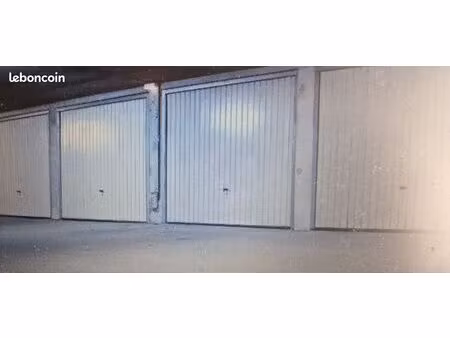 loue garage fermé bourgoin centre dans résidence sécurisée