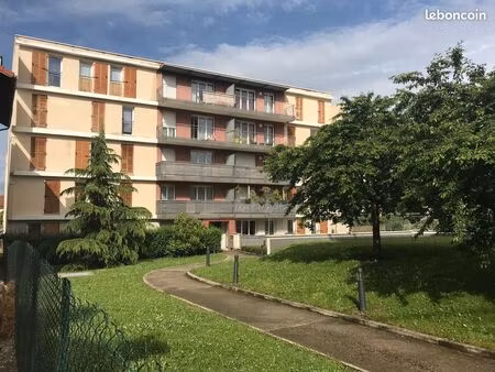 location | appartement t3 | 3p | 2ch | 62.24 m² | clermont-ferrand | | terrasse