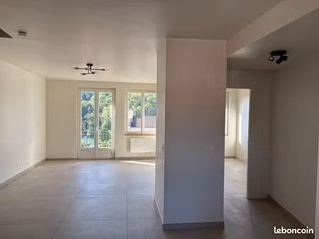 t3 duplex 65 m2 plein centre 5 min de la gare