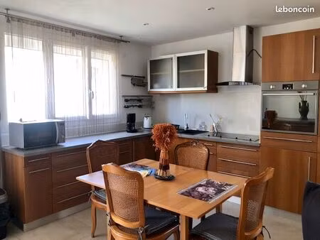 superbe t2 en bas de villa avec agréable jardin privatif