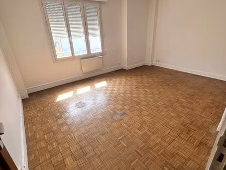 studio 1 pièce 23 m²