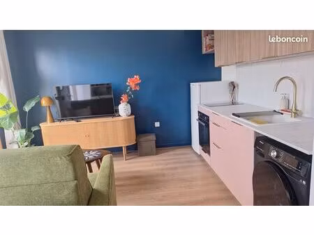 loue appartement meublé 2 pièces 40 m2  garage et terrasse