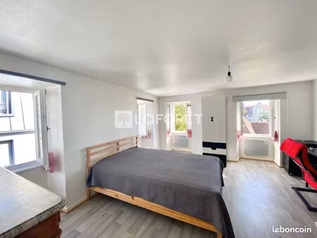 studio 1 pièce 31 m²