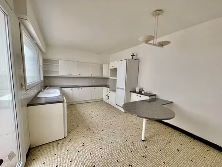 laon- maison de ville – proche centre-ville et commerces