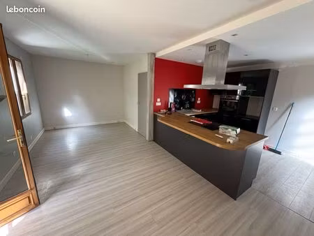 maison rénovée d’environ 50 m2 avec 740 m2 de terrain à sully-la-chapelle