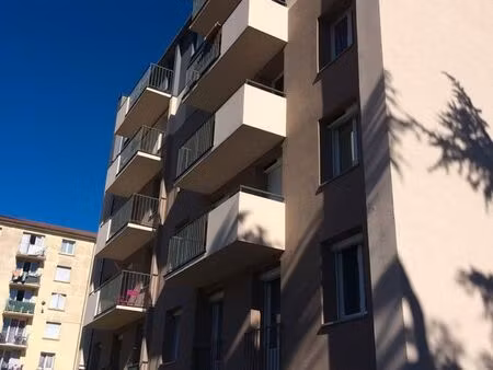 annonay 07100  le pilat t3 bis traversant  60m²  2 chambres  balcon  au 2ème étage (calme 