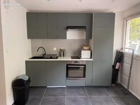 studio 1 pièce 28 m²