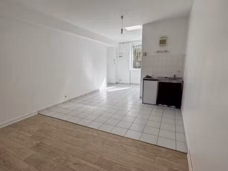 studio 1 pièce 30 m²