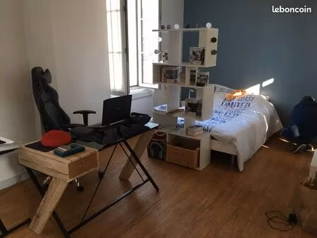 studio traversant lumineux