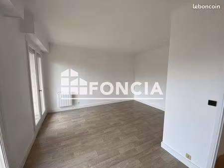 appartement 28.33m² à louer 885.84 - versailles 78000