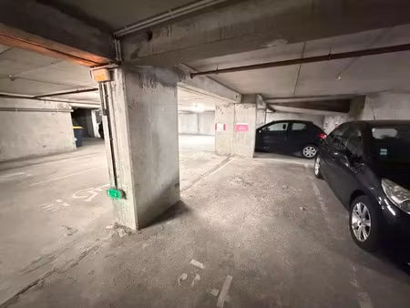 location parking 12 m² à saint-etienne (42000)  40 €