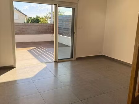 location t3 - quatre robinets saint leu