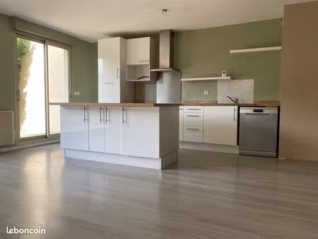 appartement 3 pièces 74 m²