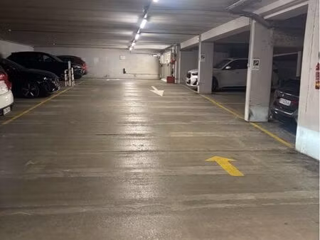 place de parking sécurisé