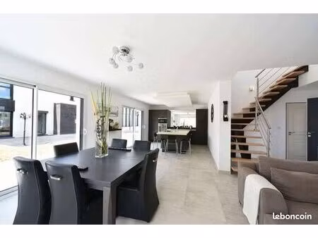 propriété 5 pièces 83 m²