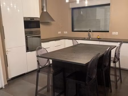 location maison totalement rénovée