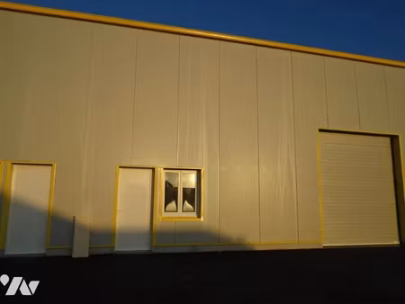 location locaux professionnels à mouen (14790)  985 €