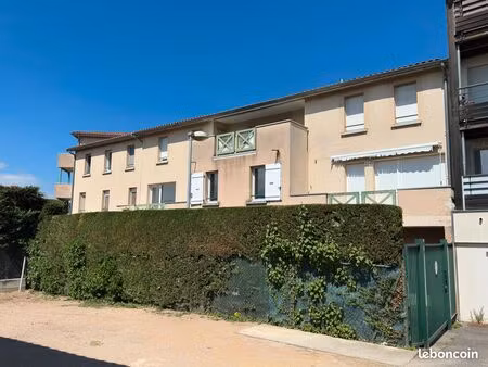 au centre de montagny le haut : t3 69 m² - garage  parking et cave