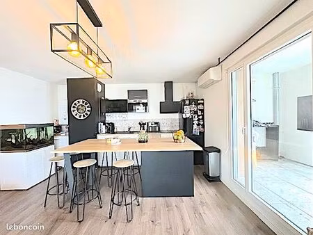 t3 récent : confort énergétique  îlot central et terrasse xxl