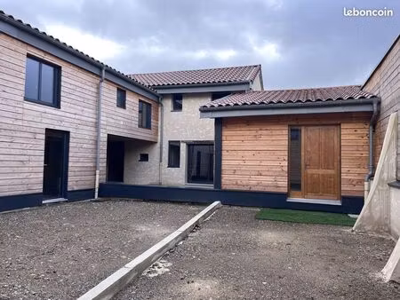 maison 1 pièce 151 m²