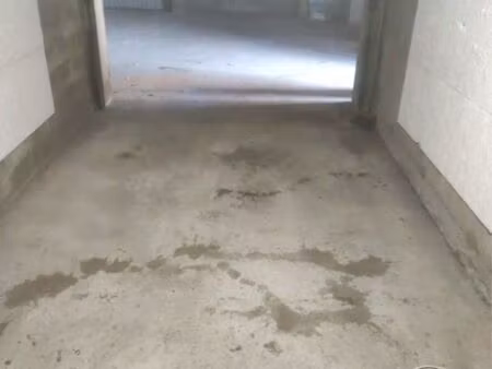 garage fermé à vendre   résidence sécurisée le florian (cuire)