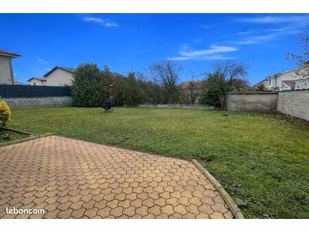 terrain 435 m² venissieux