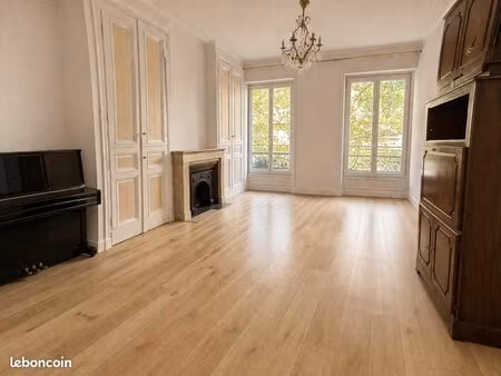appartement 1 pièce 57 m²