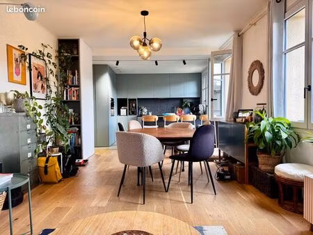 appartement t3 tassin horloge