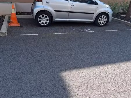 places de parking 321