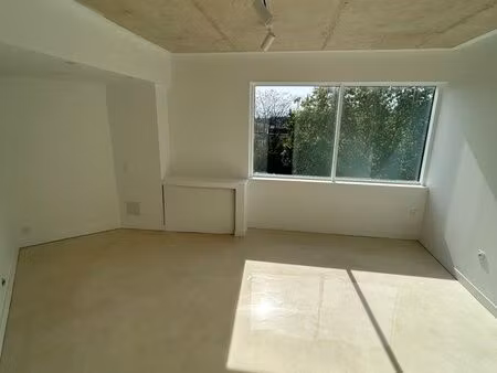 local lumineux / le cannet