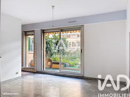 studio 1 pièce 25 m²