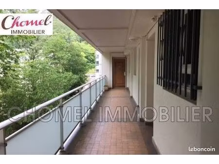 studio 5 pièces 123 m²