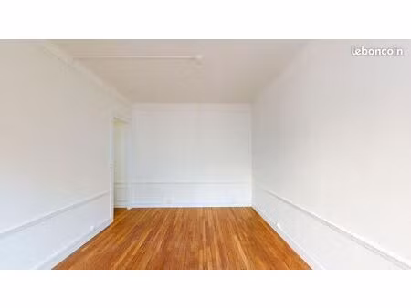 studio 1 pièce 27 m²