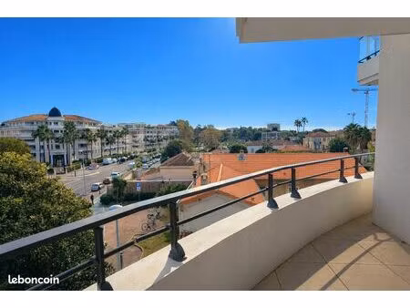 3 pièces de standing 65 m2 avec 2 terrasses centre ville