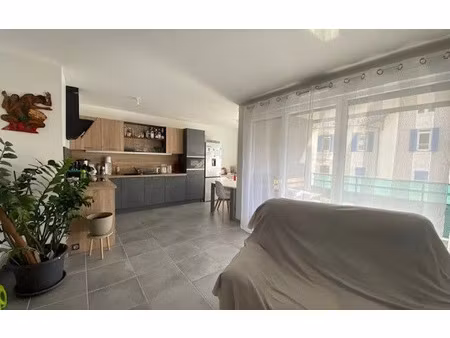 location appartement  m² t-3 à cruseilles  1 100 €