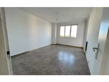 location appartement  m² t-4 à nice  1 400 €
