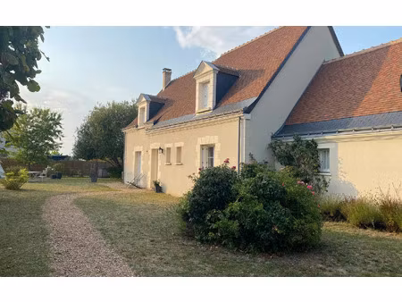 location maison  m² t-8 à véretz  2 150 €