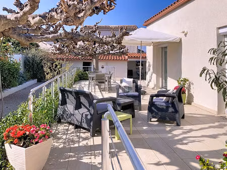 maison thuir 4 pièce(s) 140 m2