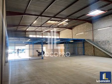 local d'activité 500 m²